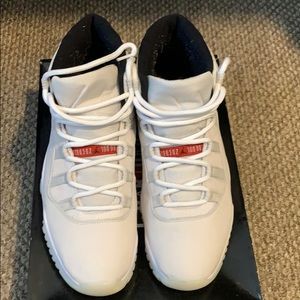 Air Jordan 11 Retro Platinum Tint size 13